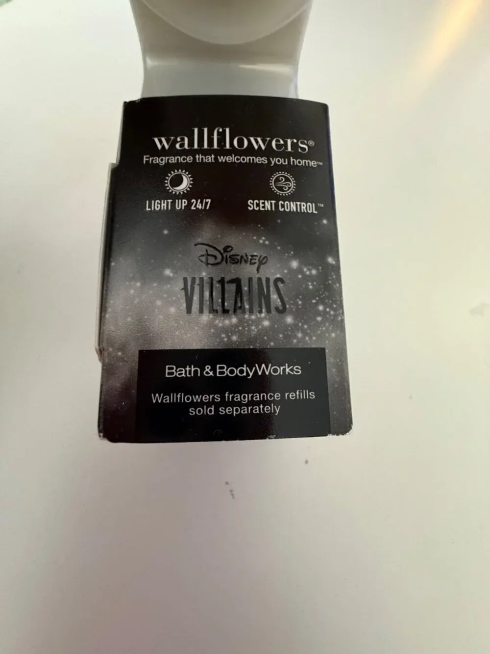 Bath & Body Works Disney Villains~*EVIL QUEEN*~Wallflower Plug In Light Up Plug